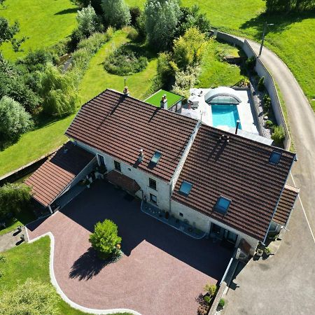 Domaine Le Puits Du Moulin Bed & Breakfast Comberjon Exterior foto