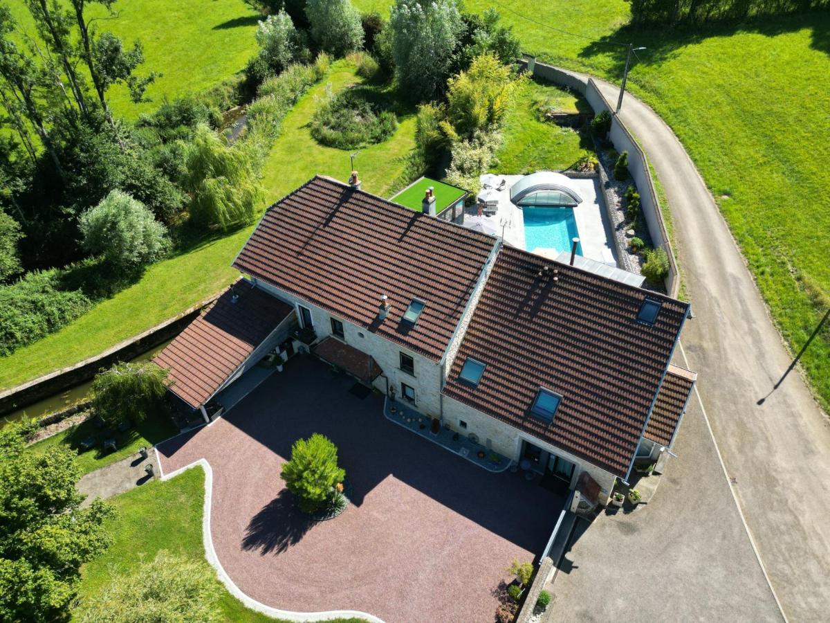 Domaine Le Puits Du Moulin Bed & Breakfast Comberjon Exterior foto