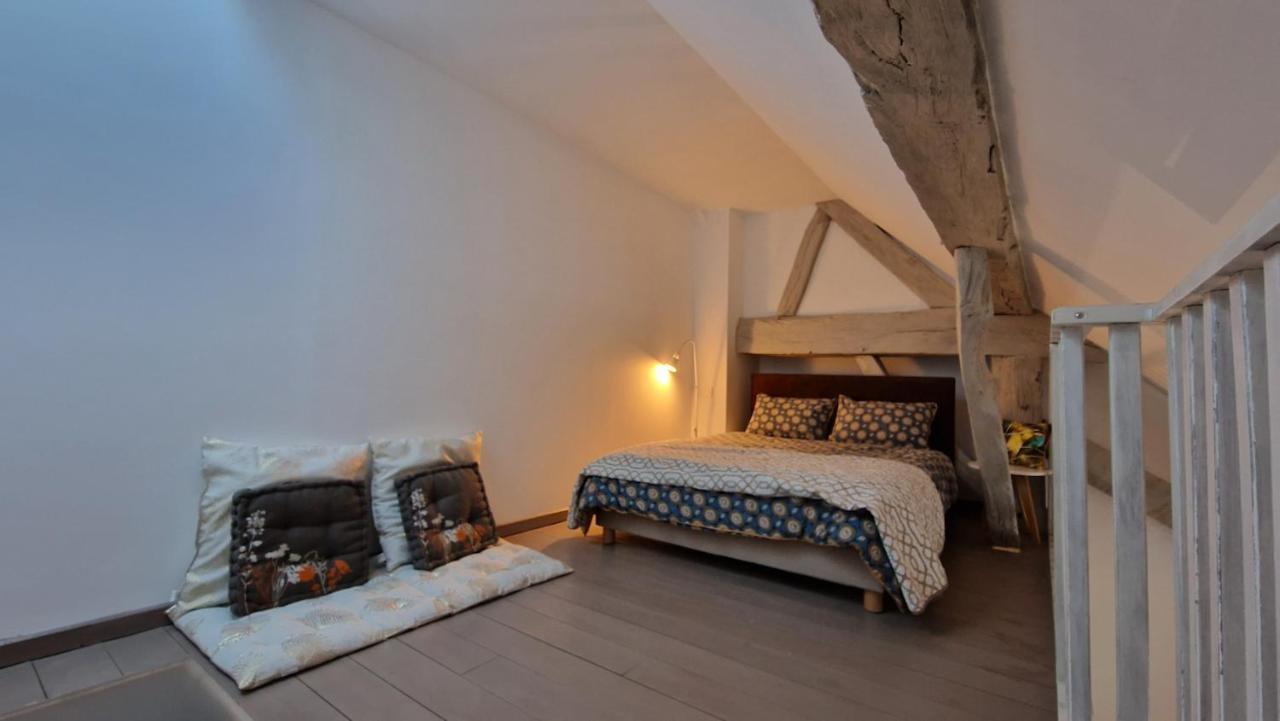 Domaine Le Puits Du Moulin Bed & Breakfast Comberjon Exterior foto