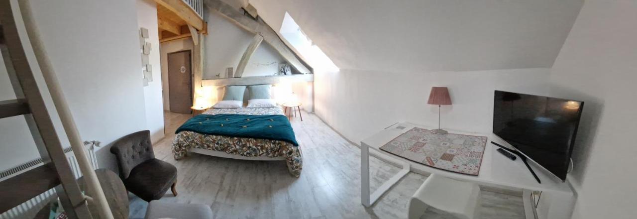 Domaine Le Puits Du Moulin Bed & Breakfast Comberjon Exterior foto