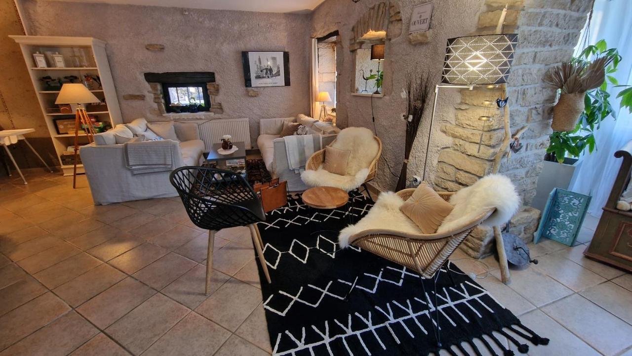 Domaine Le Puits Du Moulin Bed & Breakfast Comberjon Exterior foto
