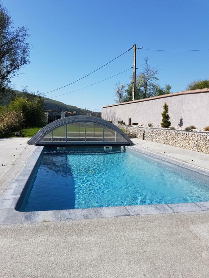 Domaine Le Puits Du Moulin Bed & Breakfast Comberjon Exterior foto